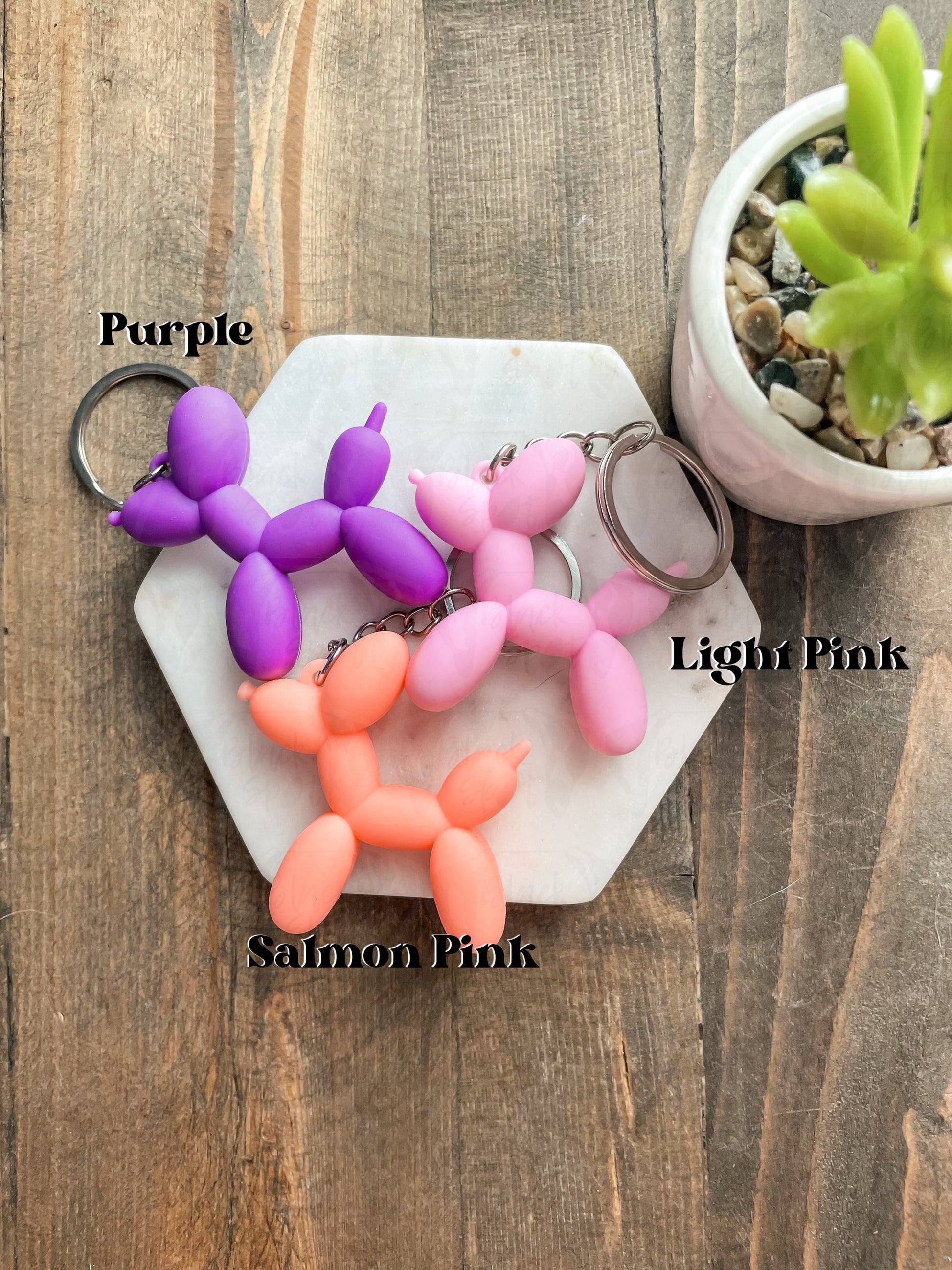 BALLOON DOG KEYCHAIN — Colorful Natalie